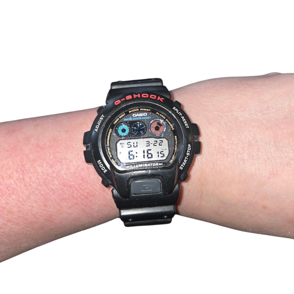 Casio G-Shock DW6900 Digital Watch 3230 Illuminator 200M Water Resist WORKS Read